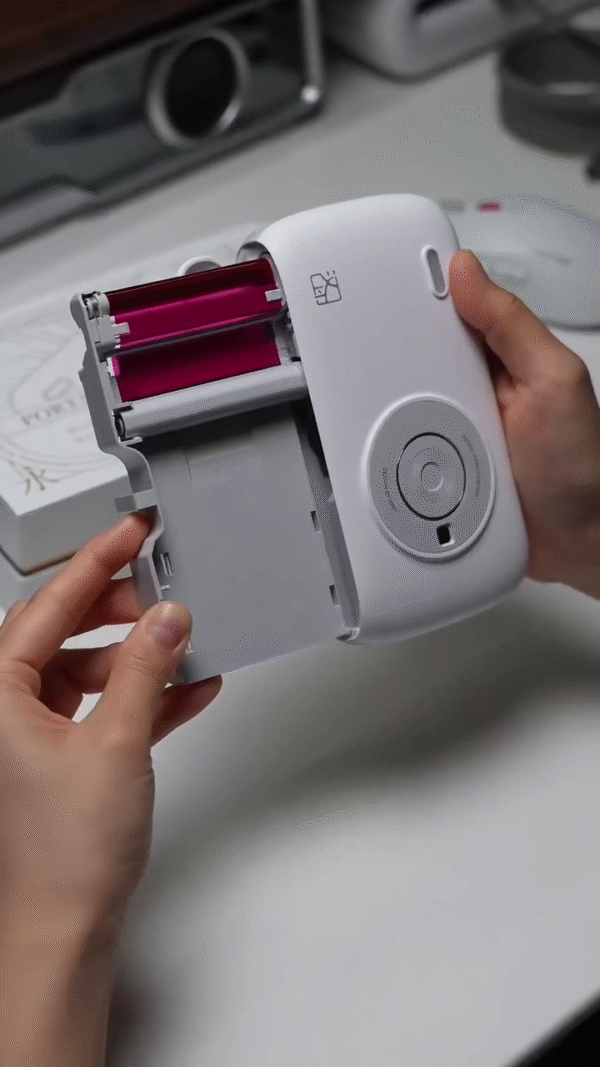 📸 Mini Wireless Thermal Photo Printer – Compact, Colorful & Instant! - Image 2