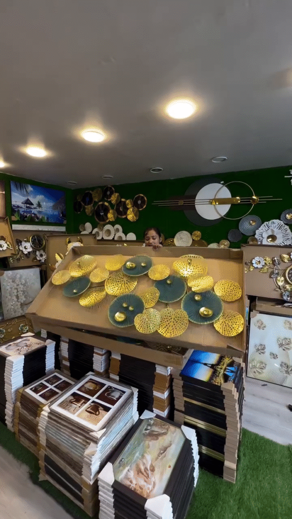 Ornamental Wall Clock - Image 3