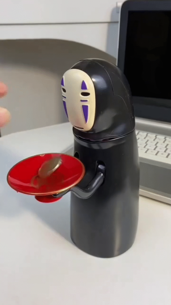 No-Face Anime Coin Bank – Motion-Activated Piggy Bank - Image 3