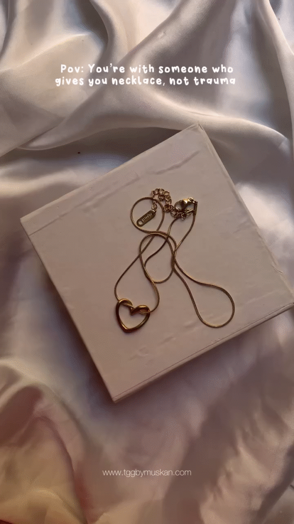 Intertwined Loop Pendant Necklace
